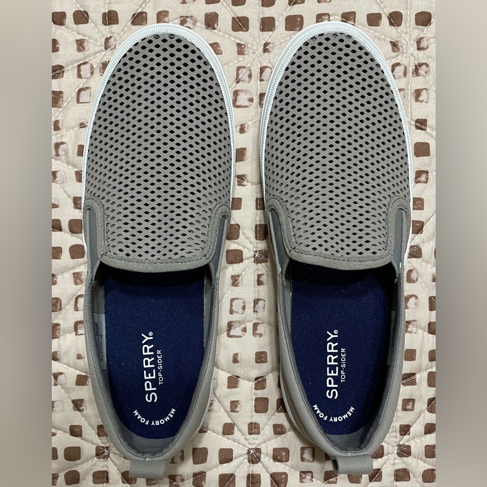 Sperry Crest Twin Gore Perforated Slip On Sneakers, Size 8